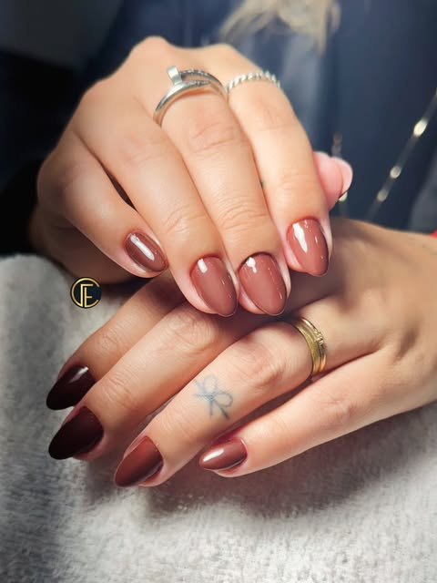 Trabalho de nail design feito no salão